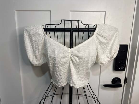 Billabong Tops - Billabong White Textured Puff Sleeve Ruched Crop Top Size Small
